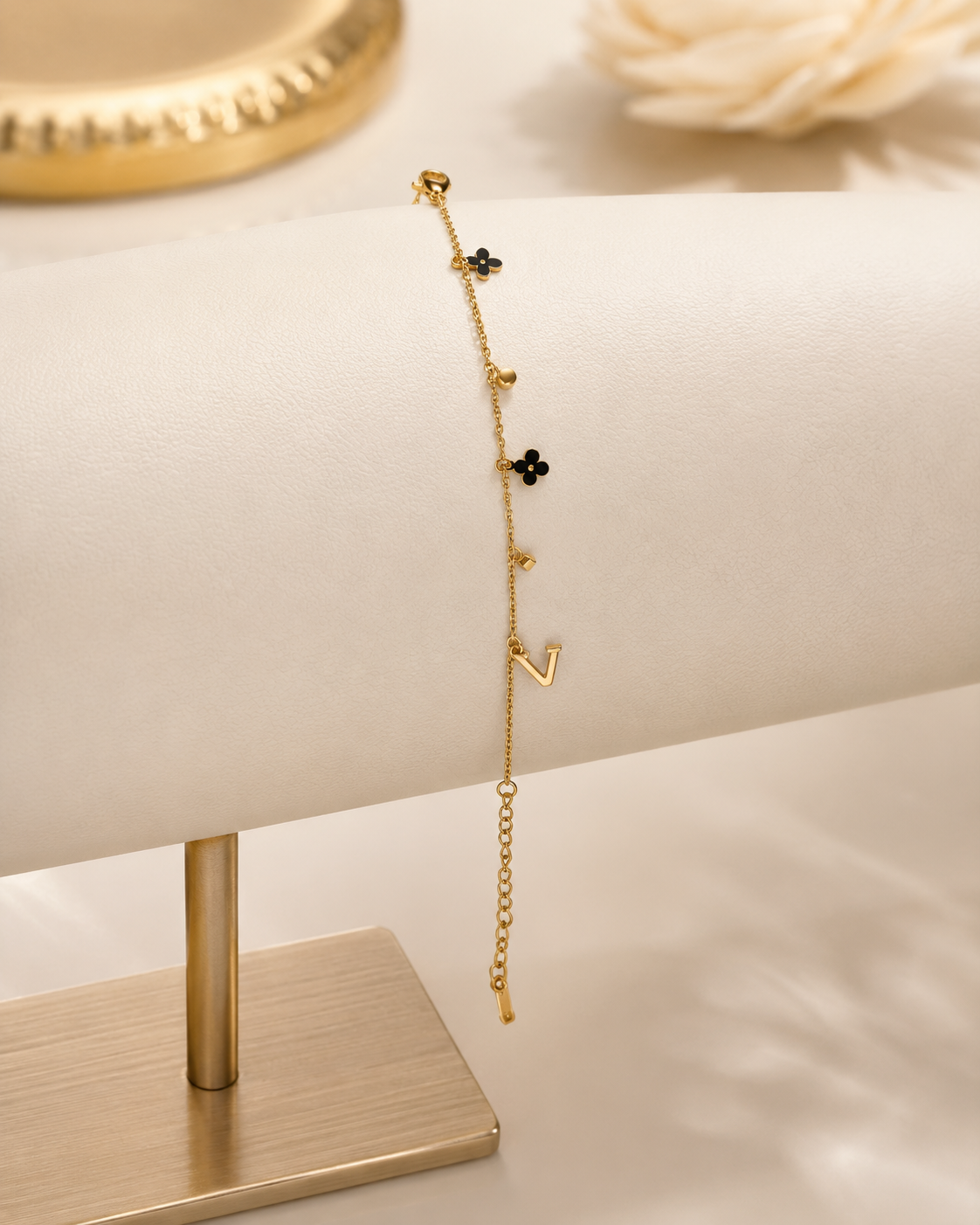 The Celestial Clover Strand