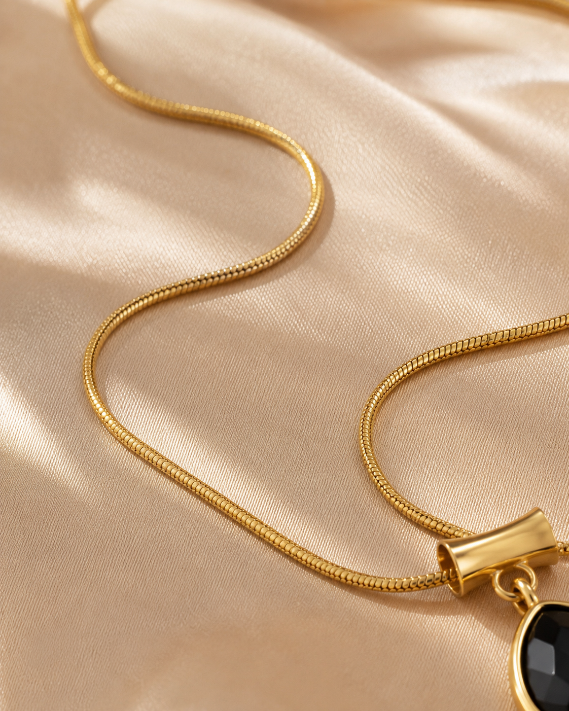 The Onyx Drop Pendant